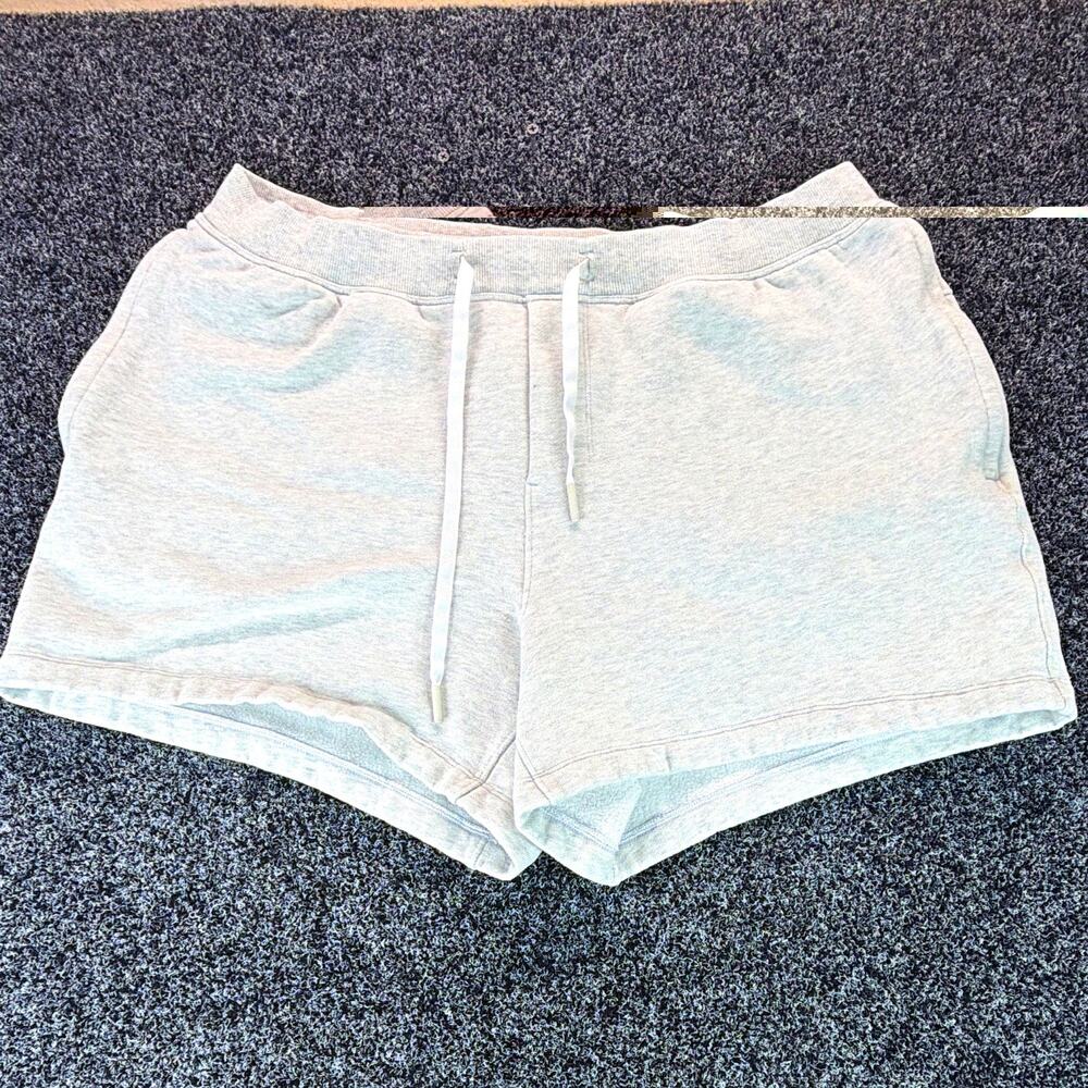 Lululemon Women’s Gray Solid Knit Drawstring Athletic Shorts Pockets XL